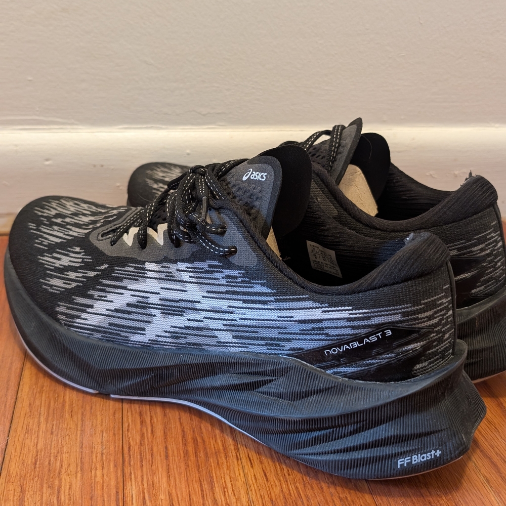 Asics Novablast 3